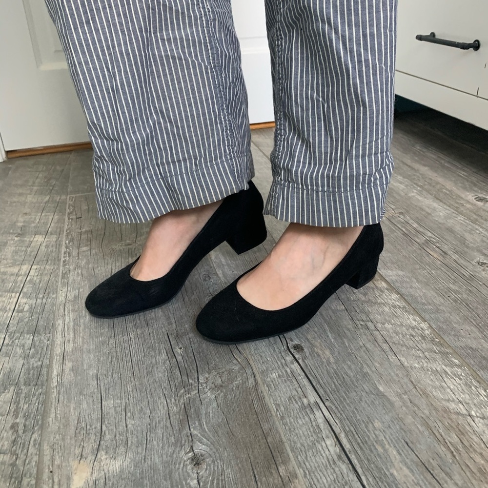Old navy black suede mid heels
